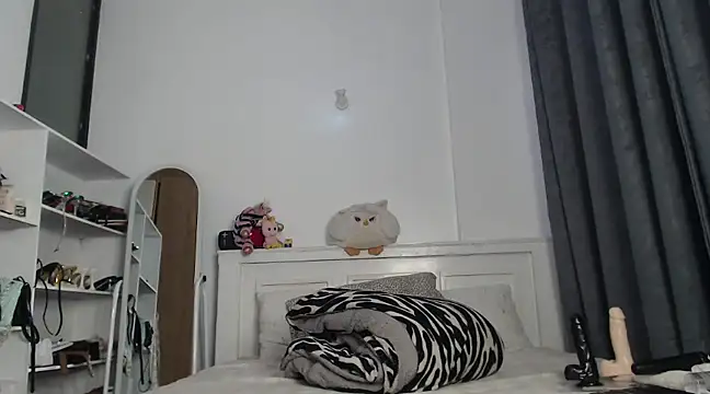 peeky pinky online show from 02/05/25, 06:02