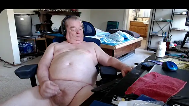 Snapshot of HomerPrice chatting on 02/22/25, 04:19 HomerPrice online show from 02/22/25, 04:19