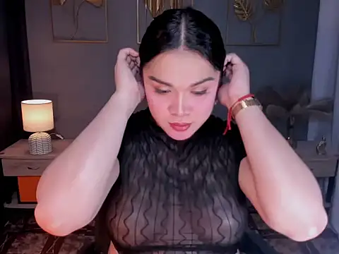 MaxeneCullens online show from 10/31/25, 02:56