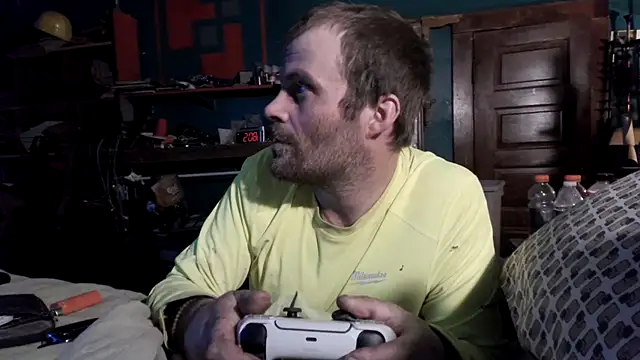 Snapshot of charactrzero chatting on 11/28/25, 01:30 charactrzero online show from 11/28/25, 01:30