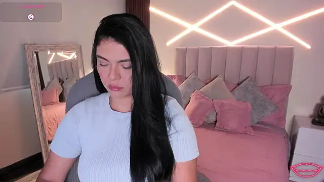 Snapshot of Veronicalanx1 chatting on 03/17/26, 11:57 Veronicalanx1 online show from 03/17/26, 11:57