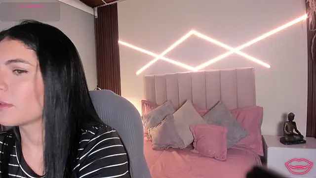 Snapshot of Veronicalanx1 chatting on 03/18/26, 11:57 Veronicalanx1 online show from 03/18/26, 11:57