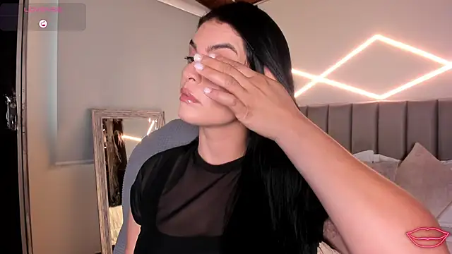 Snapshot of Veronicalanx1 chatting on 04/08/26, 11:43 Veronicalanx1 online show from 04/08/26, 11:43