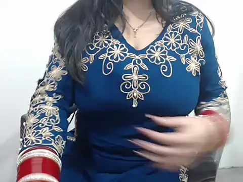 HOT CHILLY online show from 04/23/26, 12:40