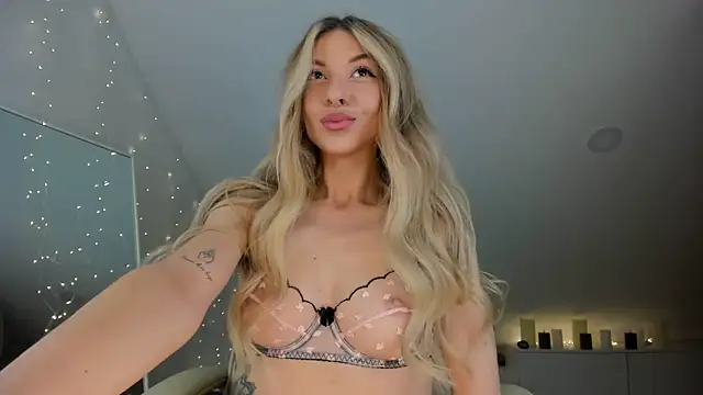 Snapshot of Maya_Goddess chatting on 04/04/26, 12:31 Maya Goddess online show from 04/04/26, 12:31