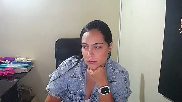 Snapshot of kendall_52 chatting on 12/20/24, 01:43 kendall 52 online show from 12/20/24, 01:43