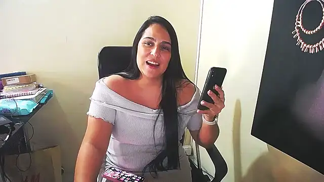 Snapshot of kendall_52 chatting on 01/13/25, 07:21 kendall 52 online show from 01/13/25, 07:21