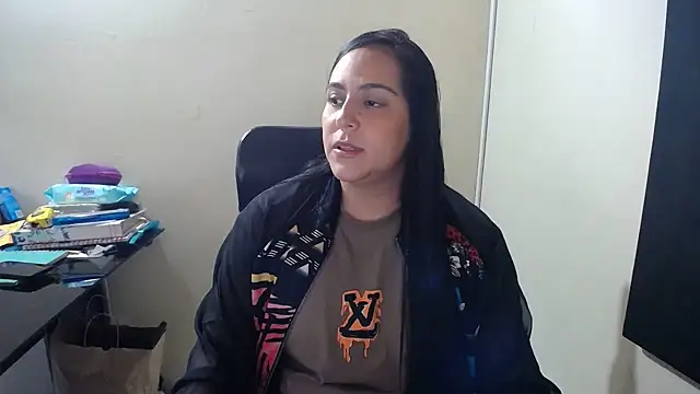 Snapshot of kendall_52 chatting on 02/12/25, 01:27 kendall 52 online show from 02/12/25, 01:27