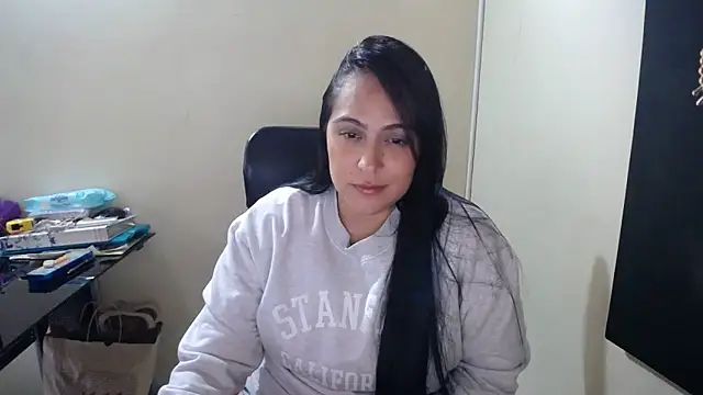 Snapshot of kendall_52 chatting on 02/14/25, 01:51 kendall 52 online show from 02/14/25, 01:51