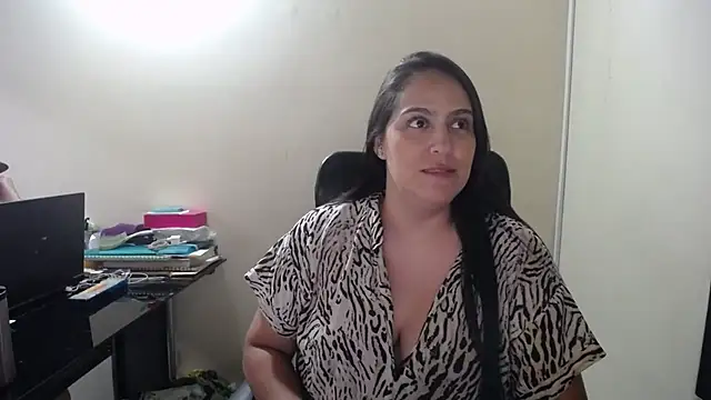 Snapshot of kendall_52 chatting on 09/16/25, 08:21 kendall 52 online show from 09/16/25, 08:21