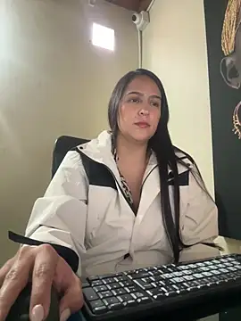 kendall 52 online show from 12/18/25, 02:56