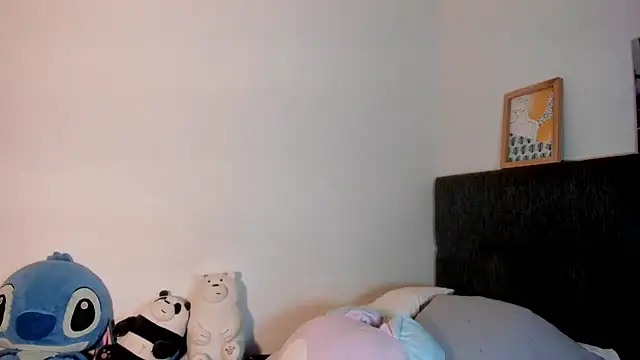 Snapshot of valeryvegas_2 chatting on 03/25/26, 02:06 valeryvegas 2 online show from 03/25/26, 02:06