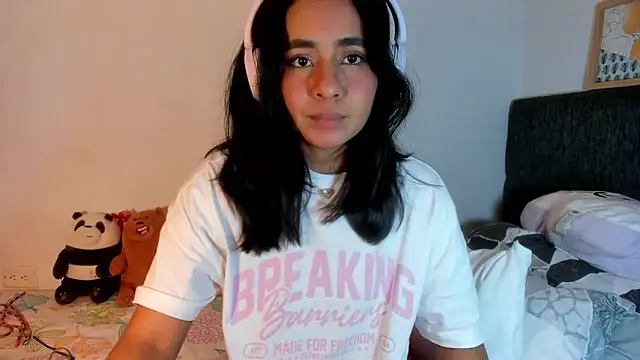 Snapshot of valeryvegas_2 chatting on 04/19/26, 02:11 valeryvegas 2 online show from 04/19/26, 02:11