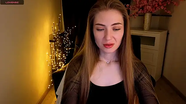 Snapshot of Adelyna_Bird chatting on 05/17/26, 06:44 Adelyna Bird online show from 05/17/26, 06:44