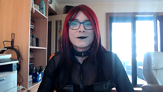 Snapshot of _Davine_ chatting on 10/05/25, 02:59 Davine online show from 10/05/25, 02:59