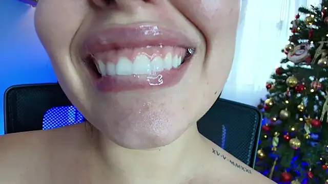 lisbet21x online show from 12/20/24, 10:32