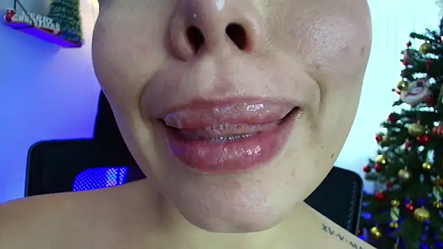 lisbet21x online show from 12/28/24, 07:11