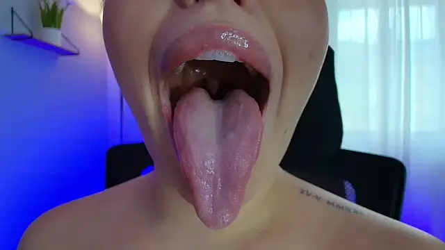 lisbet21x online show from 01/28/25, 07:32