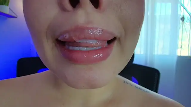 lisbet21x online show from 01/31/25, 06:57