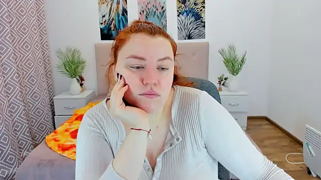 Snapshot of PolinaSalvatore chatting on 01/25/25, 07:49 PolinaSalvatore online show from 01/25/25, 07:49