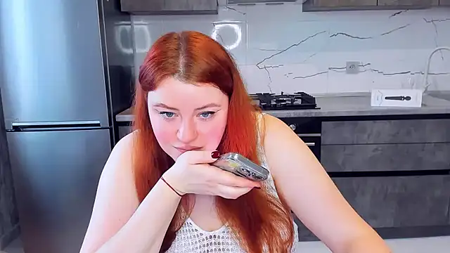 Snapshot of PolinaSalvatore chatting on 02/05/25, 01:22 PolinaSalvatore online show from 02/05/25, 01:22