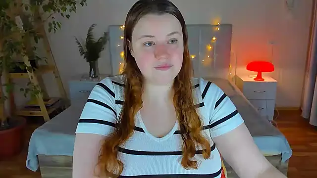 Snapshot of PolinaSalvatore chatting on 11/14/25, 04:28 PolinaSalvatore online show from 11/14/25, 04:28