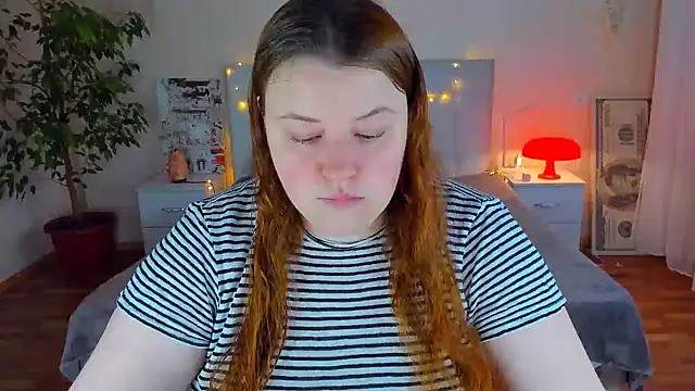 Snapshot of PolinaSalvatore chatting on 04/05/26, 02:25 PolinaSalvatore online show from 04/05/26, 02:25