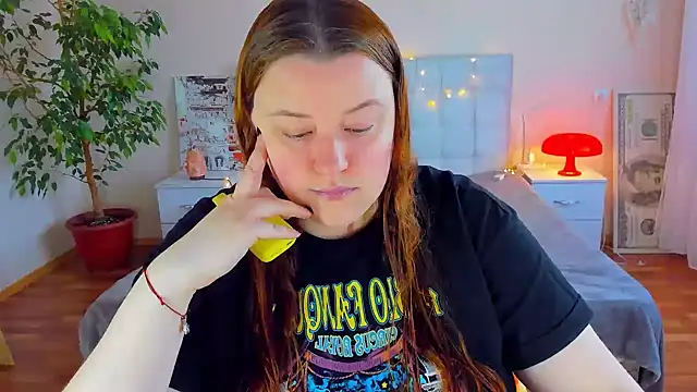 Snapshot of PolinaSalvatore chatting on 04/06/26, 01:12 PolinaSalvatore online show from 04/06/26, 01:12