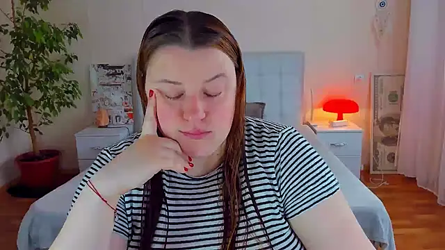 Snapshot of PolinaSalvatore chatting on 04/12/26, 01:16 PolinaSalvatore online show from 04/12/26, 01:16