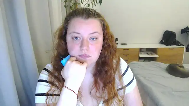 Snapshot of PolinaSalvatore chatting on 04/15/26, 07:58 PolinaSalvatore online show from 04/15/26, 07:58