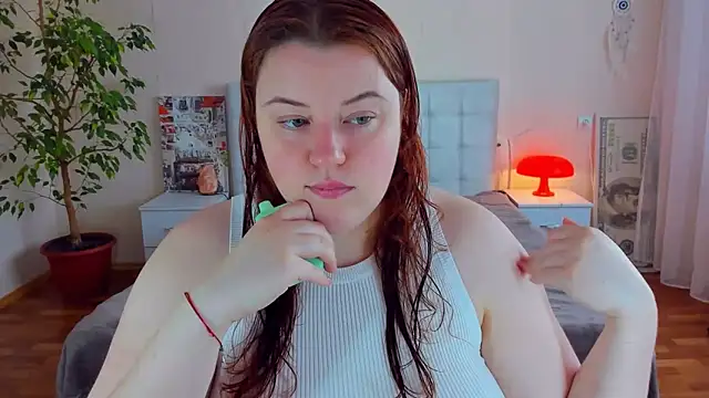 Snapshot of PolinaSalvatore chatting on 06/18/26, 02:43 PolinaSalvatore online show from 06/18/26, 02:43