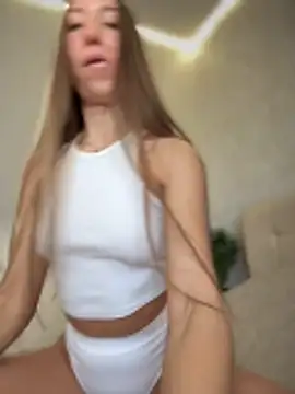 EvaCatt online show from 03/26/26, 03:01