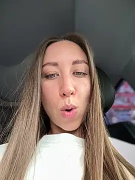 EvaCatt online show from 04/03/26, 03:26