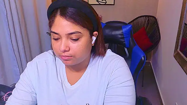 Snapshot of Kenya--Buhle chatting on 06/19/26, 11:14 Kenya--Buhle online show from 06/19/26, 11:14