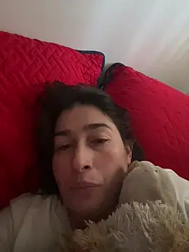 Snapshot of andreaisis2 chatting on 05/07/26, 03:06 andreaisis2 online show from 05/07/26, 03:06