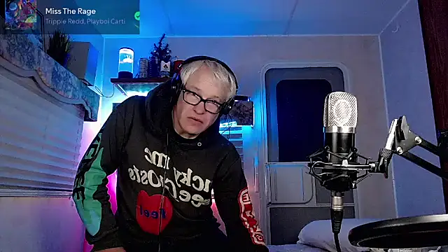 Snarfle82 online show from 03/11/25, 02:29