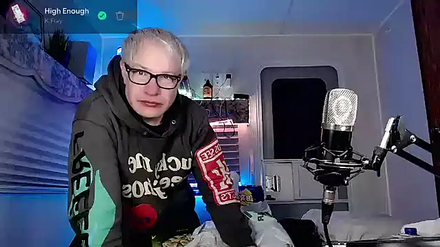 Snarfle82 online show from 03/12/25, 05:46