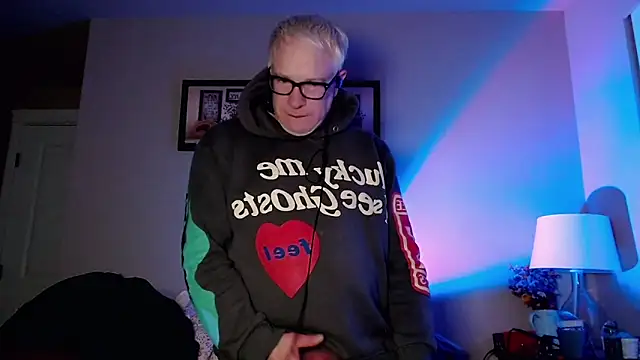 Snarfle82 online show from 12/02/25, 12:38