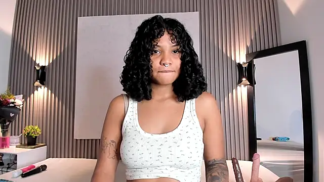 Zafiiraa online show from 10/16/25, 11:44