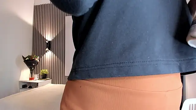 Zafiiraa online show from 10/29/25, 12:18