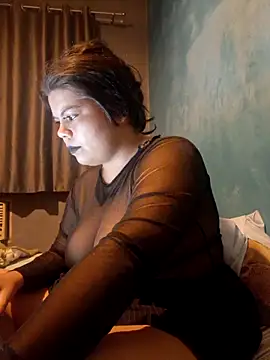 niCuNin online show from 10/13/25, 12:43