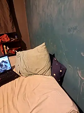 Snapshot of niCuNin chatting on 11/30/25, 10:36 niCuNin online show from 11/30/25, 10:36