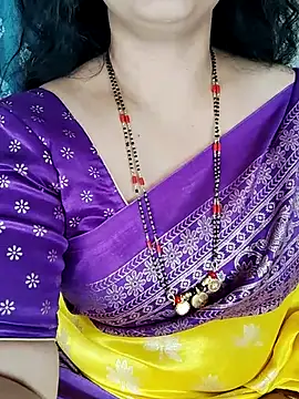 Snapshot of Indian_desi_wife chatting on 10/25/25, 01:35 Indian desi wife online show from 10/25/25, 01:35