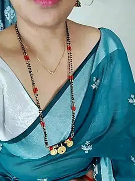 Snapshot of Indian_desi_wife chatting on 11/13/25, 01:59 Indian desi wife online show from 11/13/25, 01:59