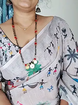 Snapshot of Indian_desi_wife chatting on 12/22/25, 03:03 Indian desi wife online show from 12/22/25, 03:03