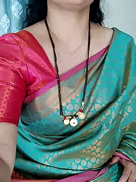 Snapshot of Indian_desi_wife chatting on 02/03/26, 06:22 Indian desi wife online show from 02/03/26, 06:22