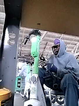 Snapshot of Daddy_hook chatting on 12/03/24, 03:33 Daddy hook online show from 12/03/24, 03:33