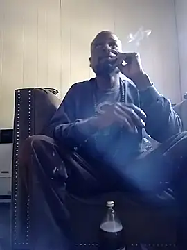 Snapshot of Daddy_hook chatting on 10/28/25, 10:34 Daddy hook online show from 10/28/25, 10:34