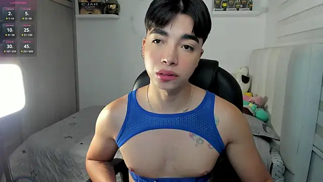 santy7v7 online show from 12/04/25, 01:31