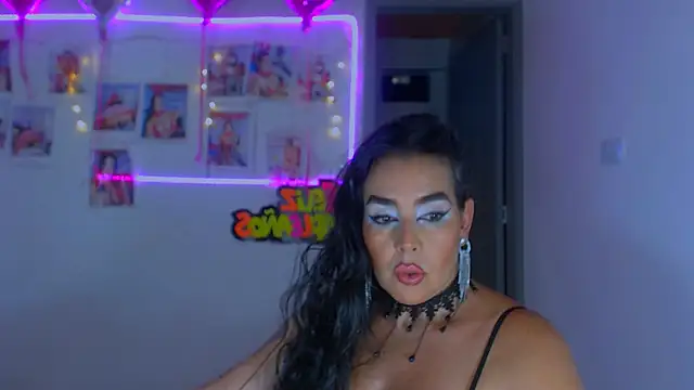 Snapshot of sweet_vanessa_22 chatting on 01/24/25, 02:18 sweet vanessa 22 online show from 01/24/25, 02:18